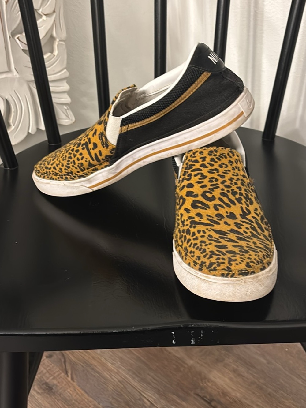 Nike cheetah print shoes